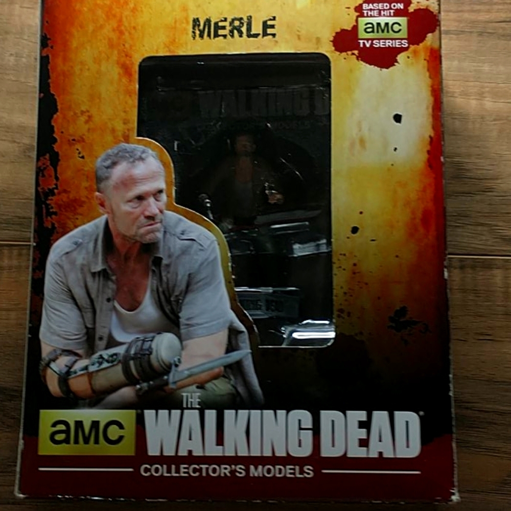 THE WALKING DEAD MERLE COLLECTIBLE